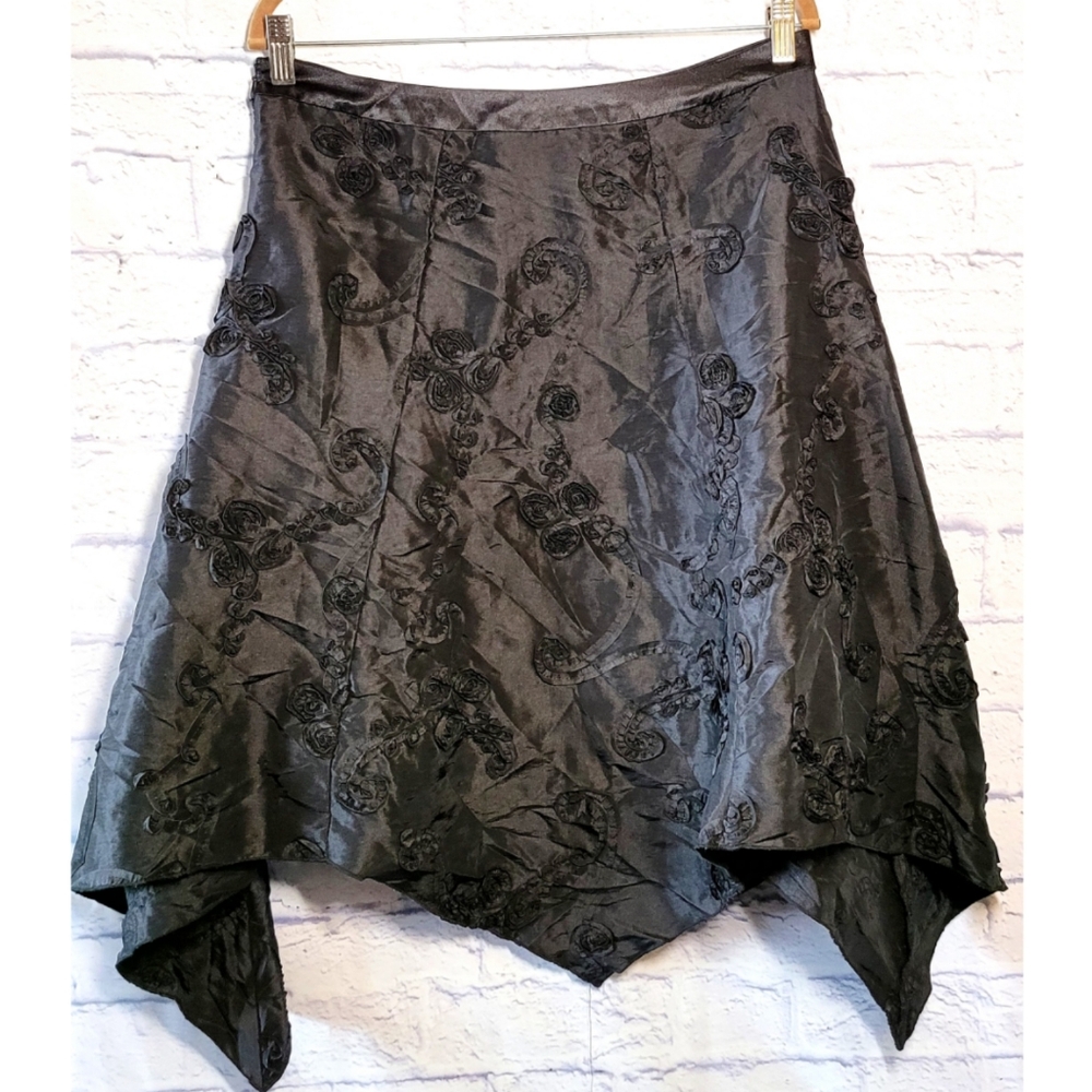 Veeca Floral Embroidered Skirt Size L  Black Hankerchief Hem WhimsiGoth Witchy
